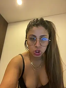 girl anni online show from 01/31/25, 02:04