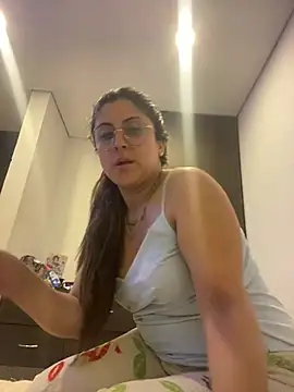 girl anni online show from 01/31/25, 03:22