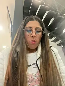 girl anni online show from 01/31/25, 09:59