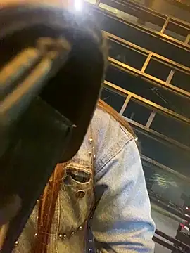 girl anni online show from 02/04/25, 11:49