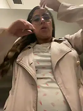 girl anni online show from 02/11/25, 08:42