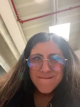 girl anni online show from 02/12/25, 12:27