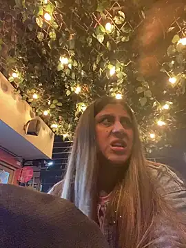 girl anni online show from 02/13/25, 12:02