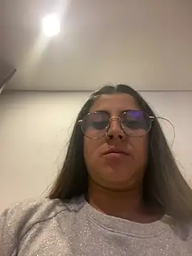 girl anni online show from 02/18/25, 03:21