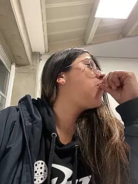 girl anni online show from 02/18/25, 11:41