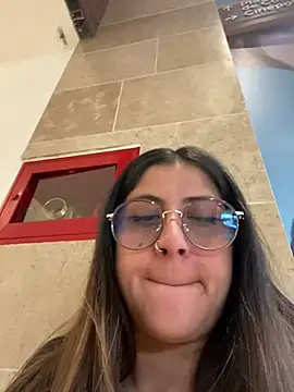 girl anni online show from 02/19/25, 08:10