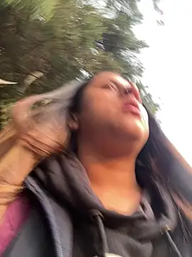 girl anni online show from 02/24/25, 10:47