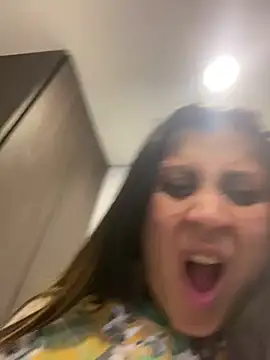 girl anni online show from 03/07/25, 11:27