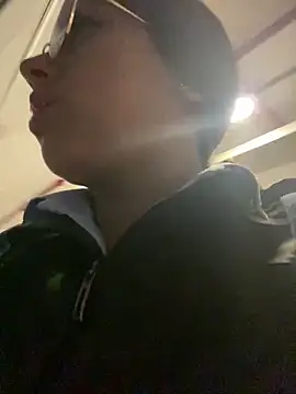 girl anni online show from 03/11/25, 01:05