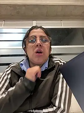 girl anni online show from 03/13/25, 01:43