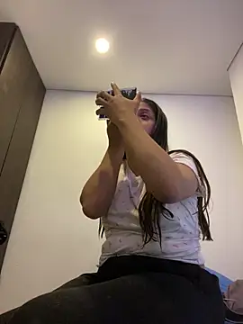 girl anni online show from 03/22/25, 10:15