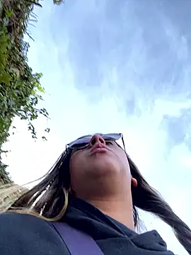 girl anni online show from 09/16/25, 12:06