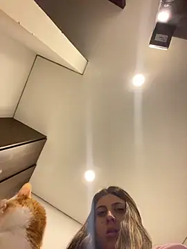 girl anni online show from 10/19/25, 07:58