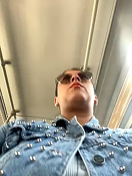 girl anni online show from 10/23/25, 05:44