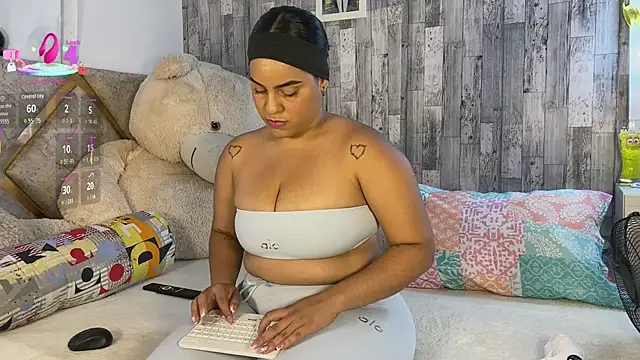 Violetrousse online show from 10/23/25, 08:29