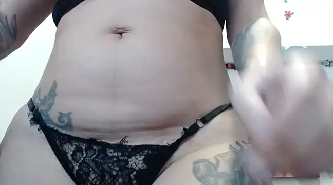 Snapshot of angellove90 chatting on 02/13/25, 04:32 angellove90 online show from 02/13/25, 04:32