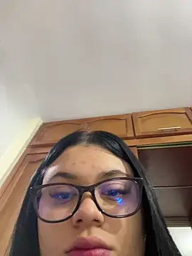 Snapshot of alissonfernandez_ chatting on 10/30/25, 12:39 alissonfernandez online show from 10/30/25, 12:39