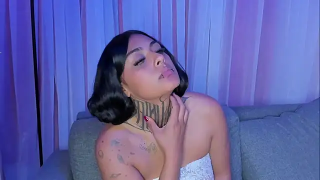 Snapshot of Lovely_celeste chatting on 10/04/25, 03:21 Lovely celeste online show from 10/04/25, 03:21