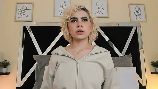 Snapshot of marian_pinzon chatting on 09/19/25, 02:35 marian pinzon online show from 09/19/25, 02:35