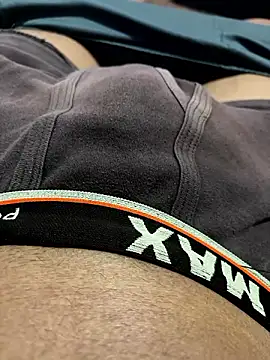 Desiboy   21 online show from 12/01/24, 04:40