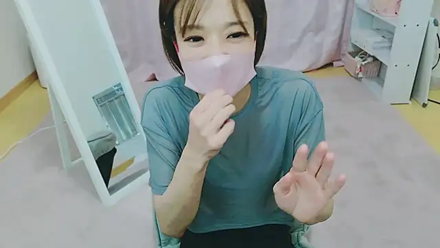 RYOKO desu online show from 01/21/25, 01:39