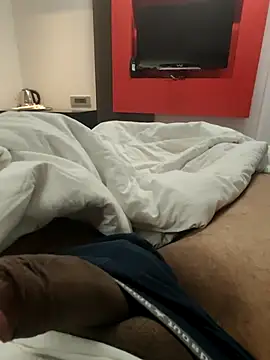 Snapshot of IndianM5823 chatting on 10/11/25, 12:32 IndianM5823 online show from 10/11/25, 12:32