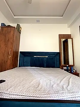 Emmy kapoor online show from 12/08/24, 09:46