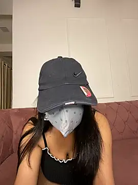 Emmy kapoor online show from 01/29/25, 12:22