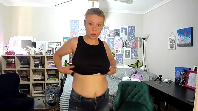 YourMuseLily online show from 02/02/25, 06:26