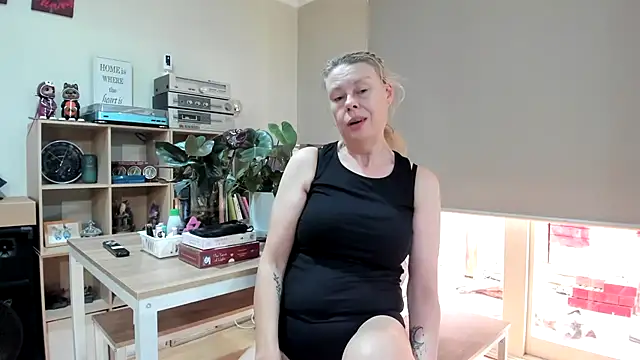 YourMuseLily online show from 02/10/25, 03:13