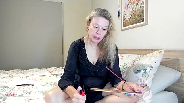 YourMuseLily online show from 03/06/25, 09:47