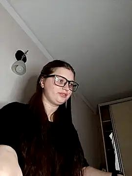 kila lo online show from 02/15/25, 03:39