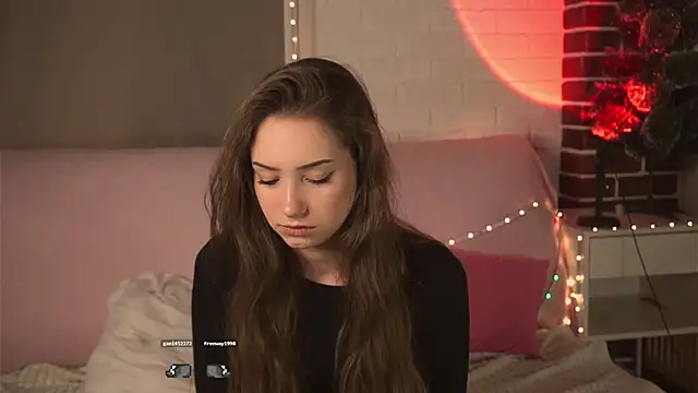 HarrietBulmer online show from 12/17/24, 12:56
