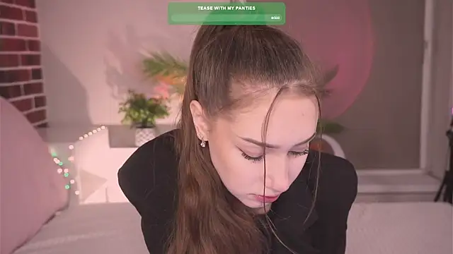 HarrietBulmer online show from 01/13/25, 09:42