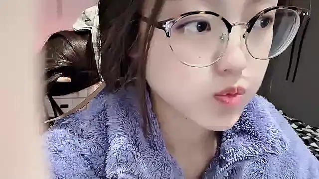 Snapshot of xiaomeiii chatting on 12/10/24, 06:38 xiaomeiii online show from 12/10/24, 06:38