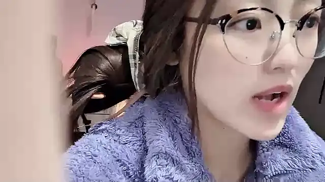 Snapshot of xiaomeiii chatting on 12/11/24, 12:55 xiaomeiii online show from 12/11/24, 12:55