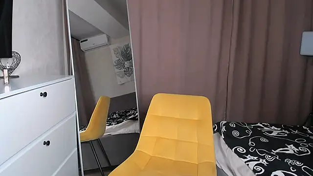 Snapshot of bubbling_crush chatting on 11/27/25, 10:12 bubbling crush online show from 11/27/25, 10:12