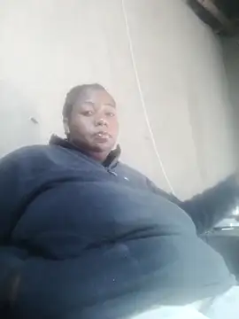 Snapshot of bustyboobs6 chatting on 11/14/25, 08:35 bustyboobs6 online show from 11/14/25, 08:35