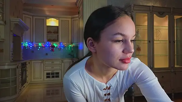 Snapshot of UdelaAshfield chatting on 12/23/24, 05:22 UdelaAshfield online show from 12/23/24, 05:22