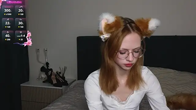 Snapshot of LynneByron chatting on 02/13/25, 05:11 LynneByron online show from 02/13/25, 05:11