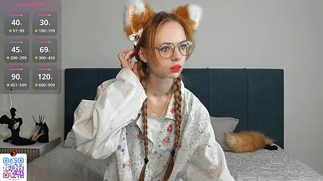 Snapshot of LynneByron chatting on 02/21/25, 04:16 LynneByron online show from 02/21/25, 04:16