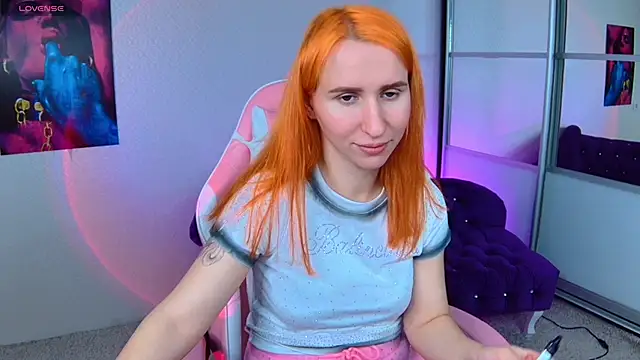 Snapshot of AliceBYKiss chatting on 02/06/25, 12:48 AliceBYKiss online show from 02/06/25, 12:48