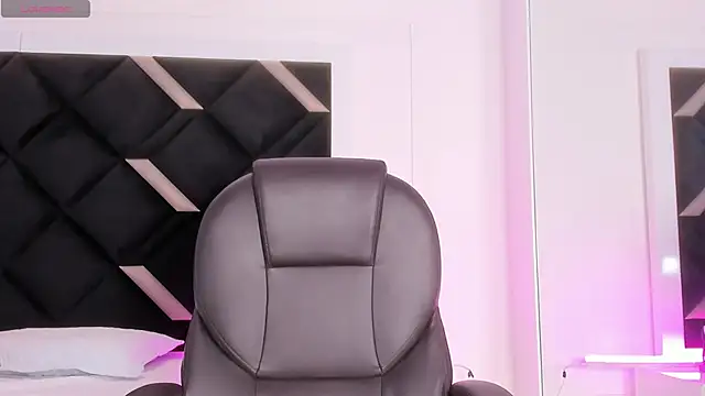 Carolina Evanss online show from 06/12/26, 04:00