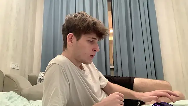 cutie guys online show from 12/09/24, 05:08