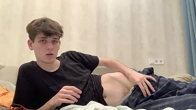 cutie guys online show from 12/15/24, 06:37