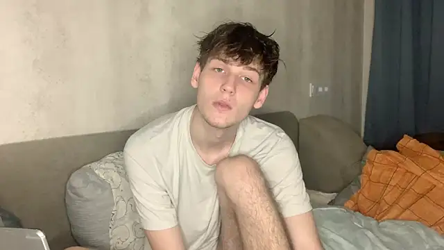 cutie guys online show from 12/21/24, 06:23