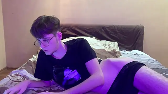 cutie guys online show from 01/18/25, 03:49