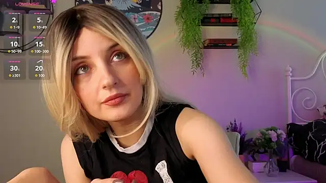 Snapshot of Katty_Lights chatting on 11/14/25, 11:42 Katty Lights online show from 11/14/25, 11:42