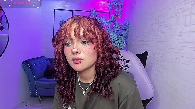 Snapshot of Theia_moon chatting on 11/15/25, 03:48 Theia moon online show from 11/15/25, 03:48