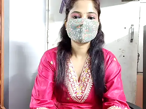 Snapshot of samosa73 chatting on 10/19/25, 06:08 samosa73 online show from 10/19/25, 06:08